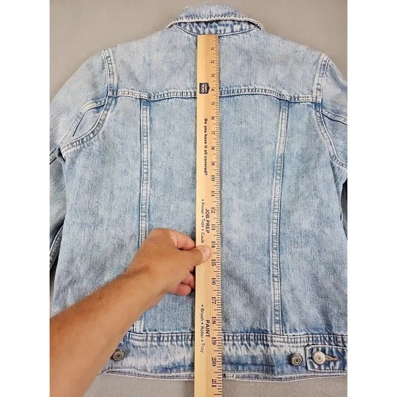 Old Navy Denim Jacket Women's‎ Medium Petite Light Blue Distressed Destructed - Picture 9 of 9